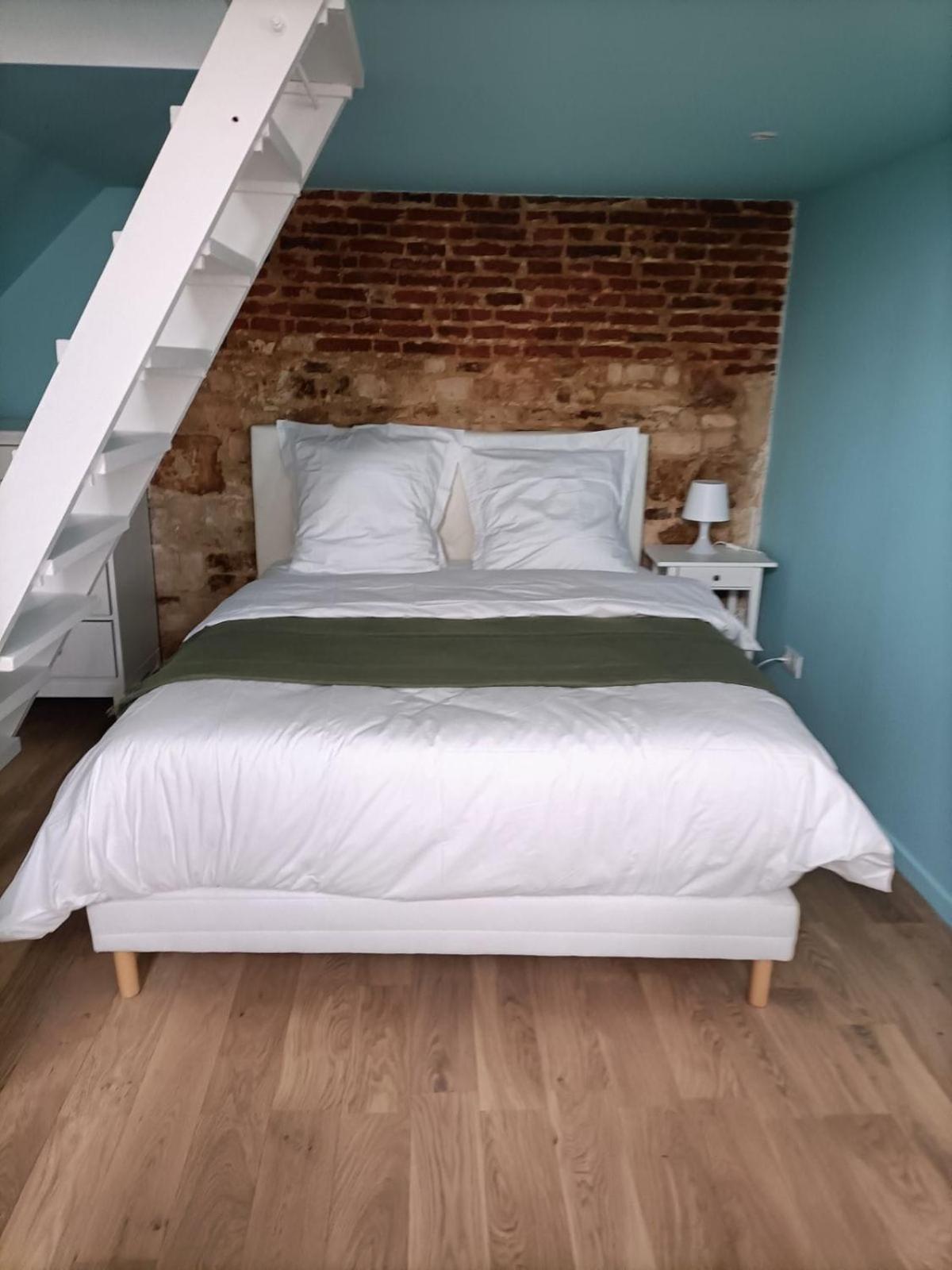 Le Papillon Bleu Apartamento Honfleur Exterior foto